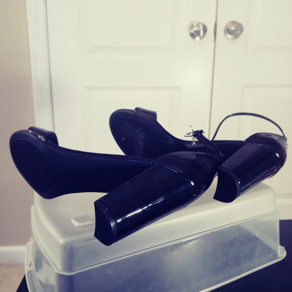 G by Guess Women's Black Heels - NWOT - Picture 6 of 11